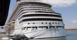 Carnival Cruise Brawl Caught on Viral Video: ‘Escalated Very Quickly’-1